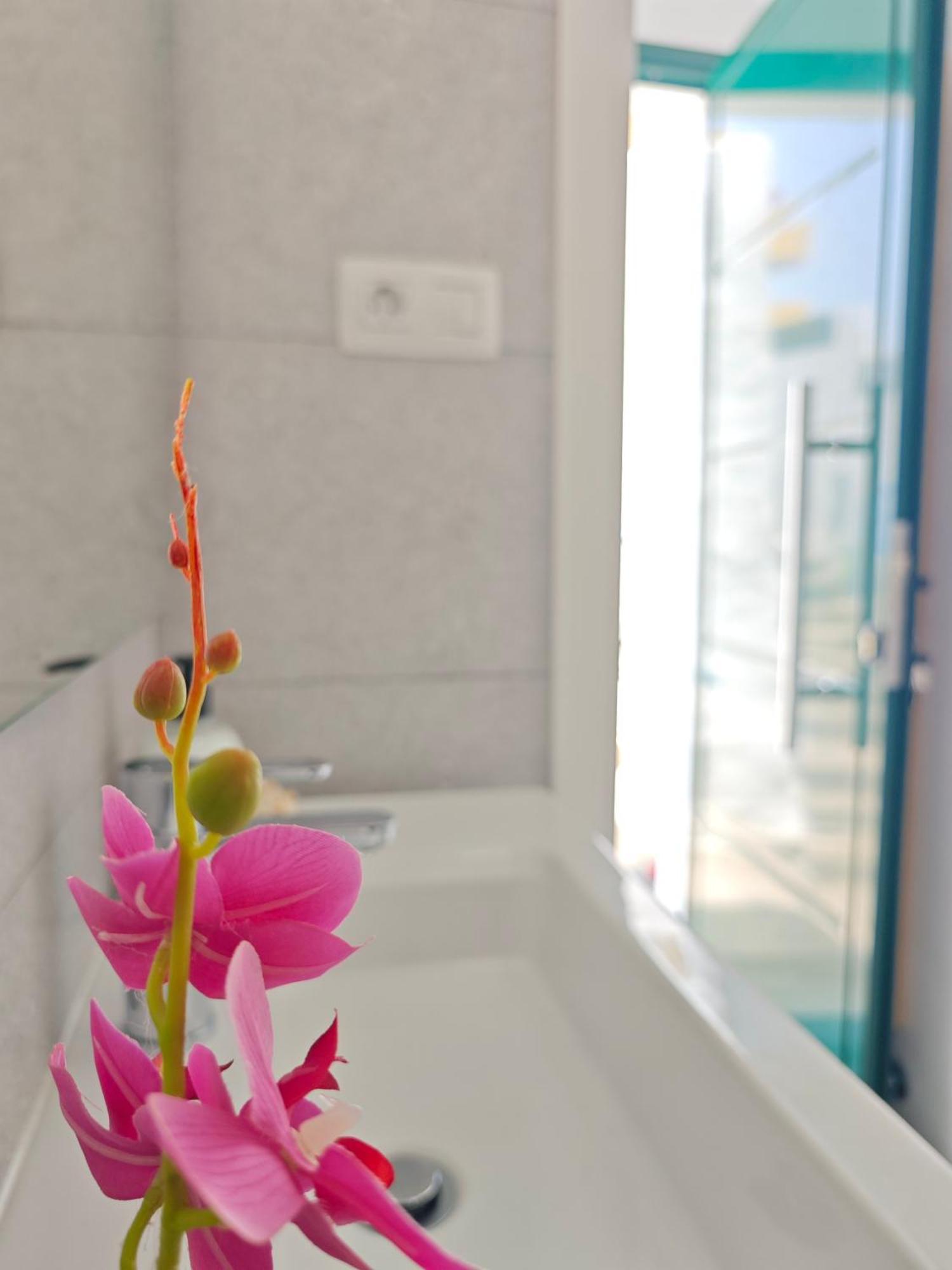Cozy Apartment In Front Of The Natural Pools El Pris Esterno foto